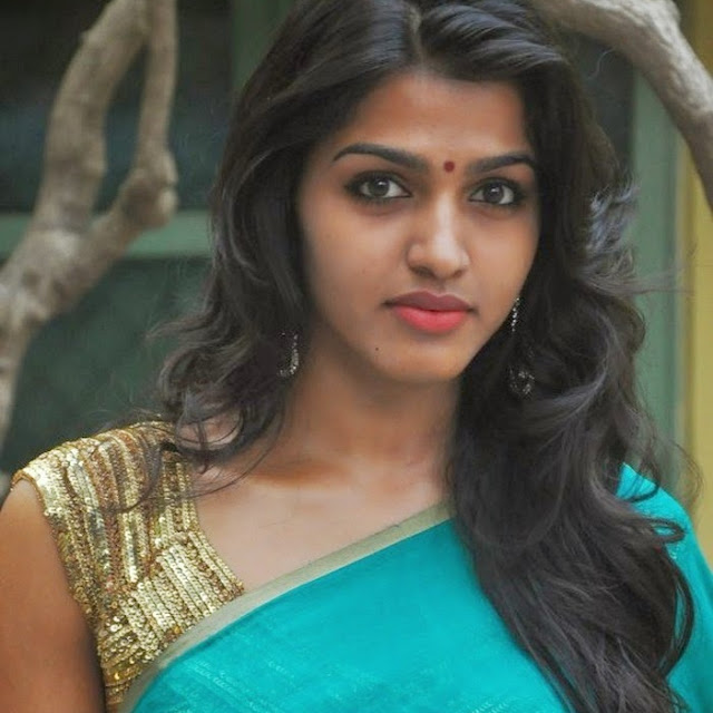 Dhansika looks cute in transparent Green Saree Unnal Mudiyum Penne Magazine Launch